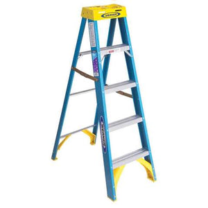 Werner 5 ft. H Fiberglass Step Ladder Type I 250 lb. capacity