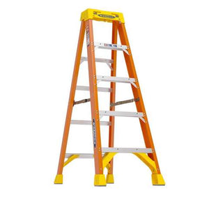 Werner 5 ft. H Fiberglass Step Ladder Type IA 300 lb. capacity